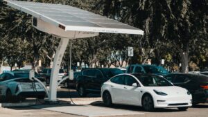Einheitstarife für E-Fahrzeuge behindern Energiewende