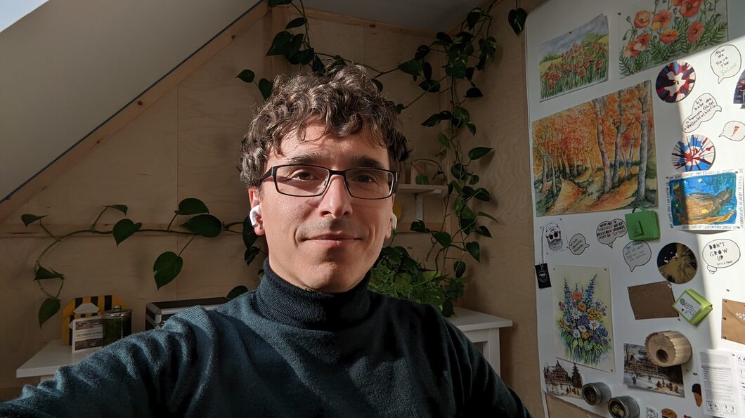 Thomas Franke aka @HiThomasFranke bei Twitter ist Professor für Ingenieurspsychologie an der Uni Lübeck. Hier in seinem Tiny Office Thomas Franke aka @HiThomasFranke bei Twitter ist Professor für Ingenieurspsychologie an der Uni Lübeck. Hier in seinem Tiny Office