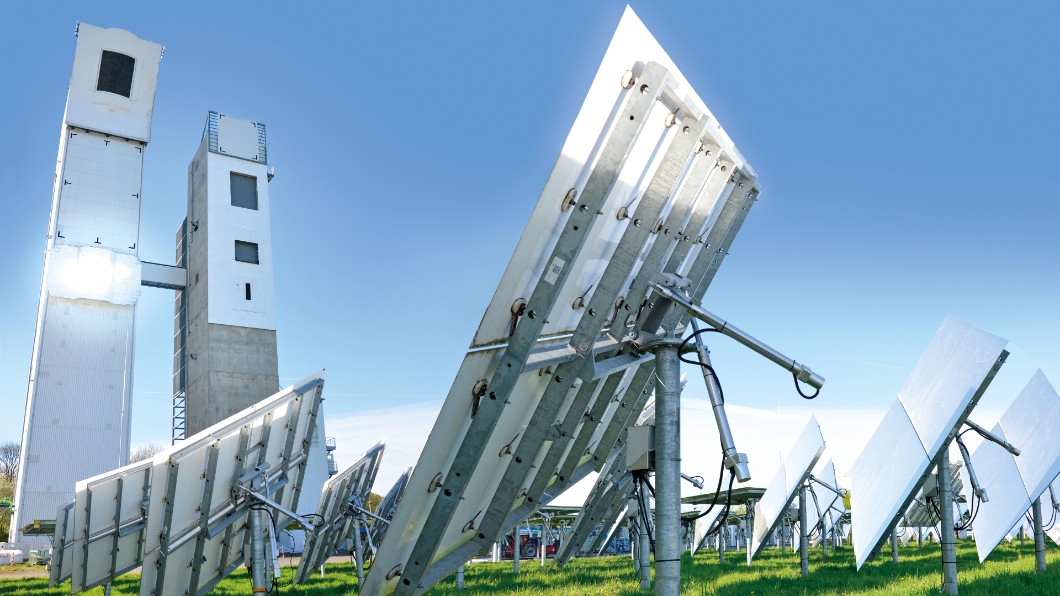 Das ETH-Spin-off Synhelion will mit diesen skurrilen Sonnenkollektoren die nötige Energie gewinnen, um unter anderem aus CO2 synthetisches Rohöl zu produzieren Das ETH-Spin-off Synhelion will mit diesen skurrilen Sonnenkollektoren die nötige Energie gewinnen, um unter anderem aus CO2 synthetisches Rohöl zu produzieren