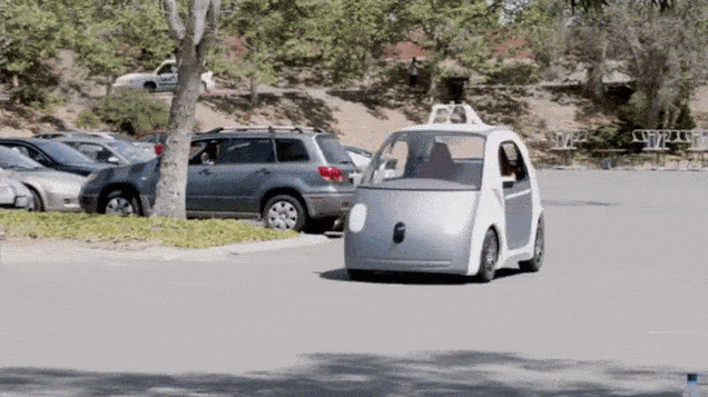 Bis das Google-Auto ohne Passagiere den Führerschein macht, vergehen noch ein paar Augenblicke Bis das Google-Auto ohne Passagiere den Führerschein macht, vergehen noch ein paar Augenblicke