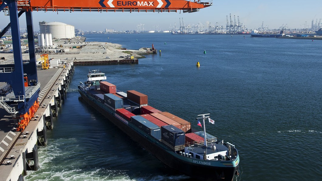 Im Hafen von Rotterdam begründen digitale Technologien heute schon die Vision 2030: autonome Schifffahrt Im Hafen von Rotterdam begründen digitale Technologien heute schon die Vision 2030: autonome Schifffahrt