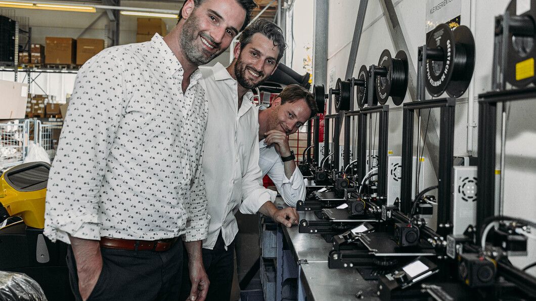 Die drei Brüder Patrik, Philipp und Daniel Tykesson (v.l.) haben Kumpan im Jahr 2010 gegründet und führen das Unternehmen gemeinsam Die drei Brüder Patrik, Philipp und Daniel Tykesson (v.l.) haben Kumpan im Jahr 2010 gegründet und führen das Unternehmen gemeinsam