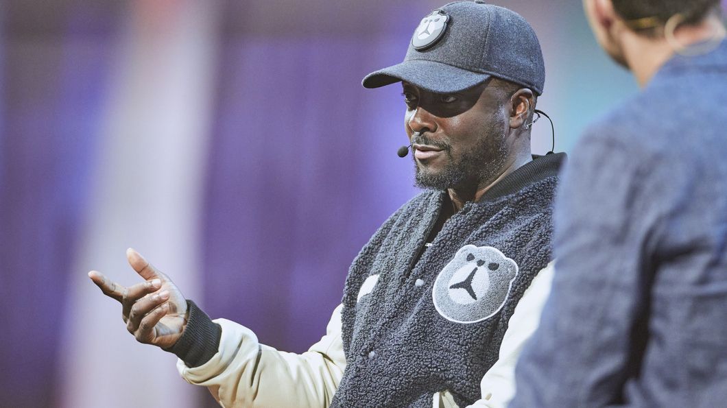 Der Hip-Hop-Künstler und Tech-Unternehmer will.i.am auf der Stage des FUTURE MOVES – New Mobility Summits am 17. Mai 2022 Der Hip-Hop-Künstler und Tech-Unternehmer will.i.am auf der Stage des FUTURE MOVES – New Mobility Summits am 17. Mai 2022